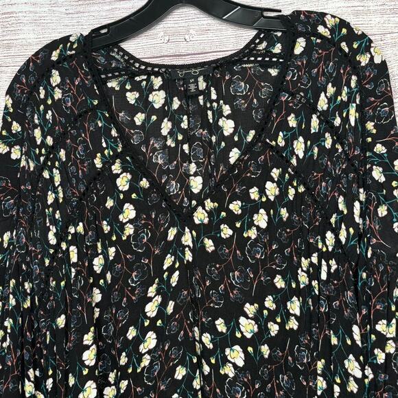 Jessica Simpson Floral Crinkle Fabric Crochet Lace Long Sleeve Top Size 3XL Plus - Picture 7 of 16